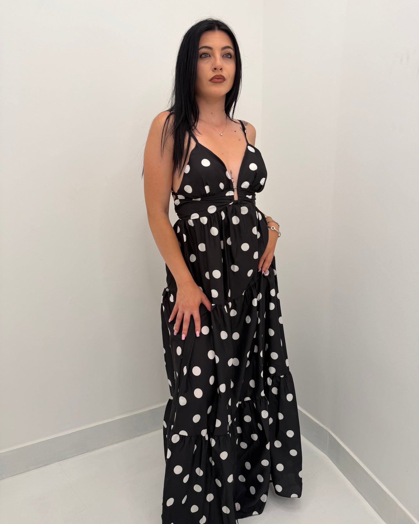 Abito lungo a pois con schiena scoperta