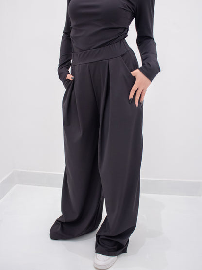 Coordinato Nero: Maglia Lupetto e Pantalone Palazzo a Vita Alta