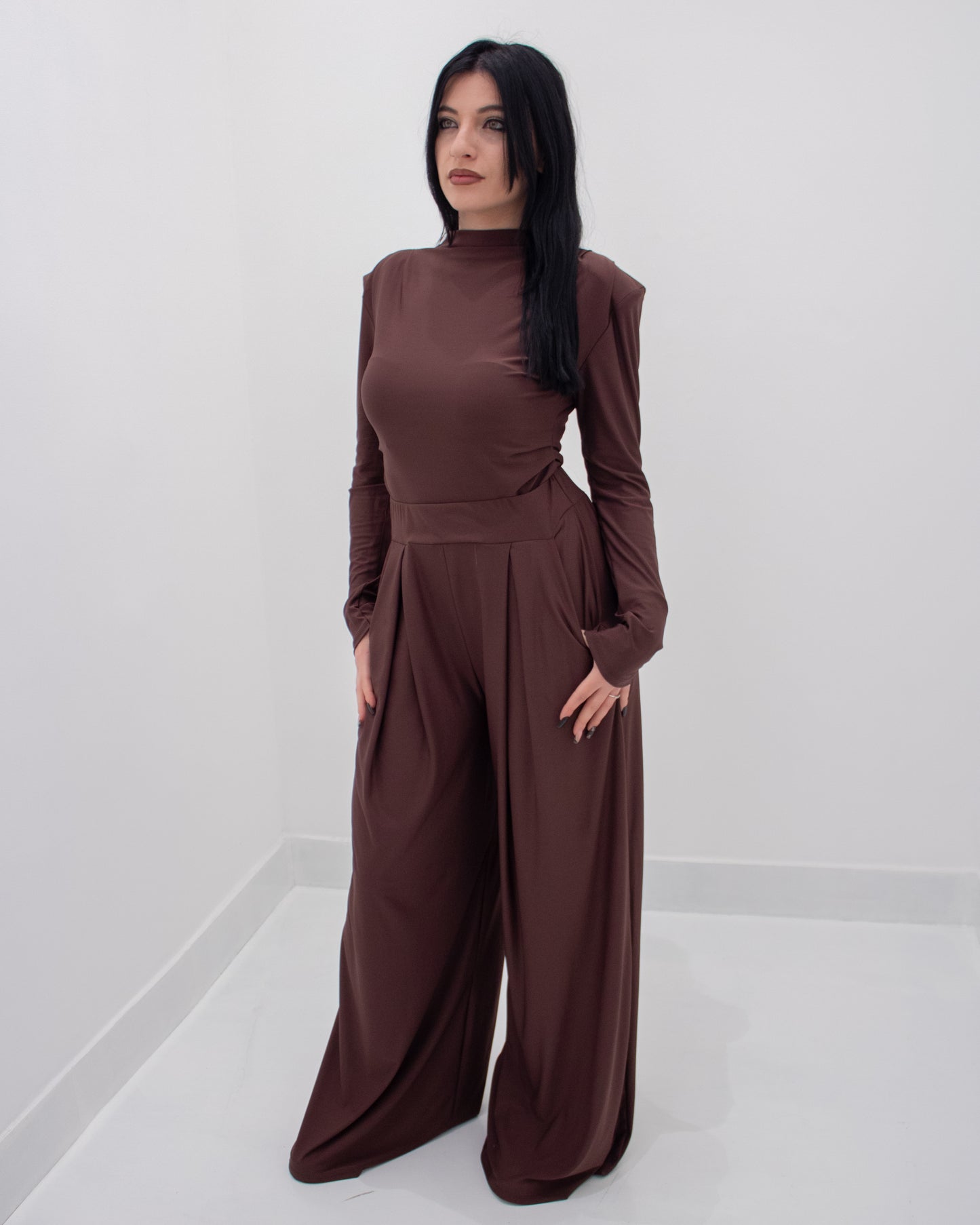 Coordinato Marrone: Maglia Lupetto e Pantalone Palazzo a Vita Alta