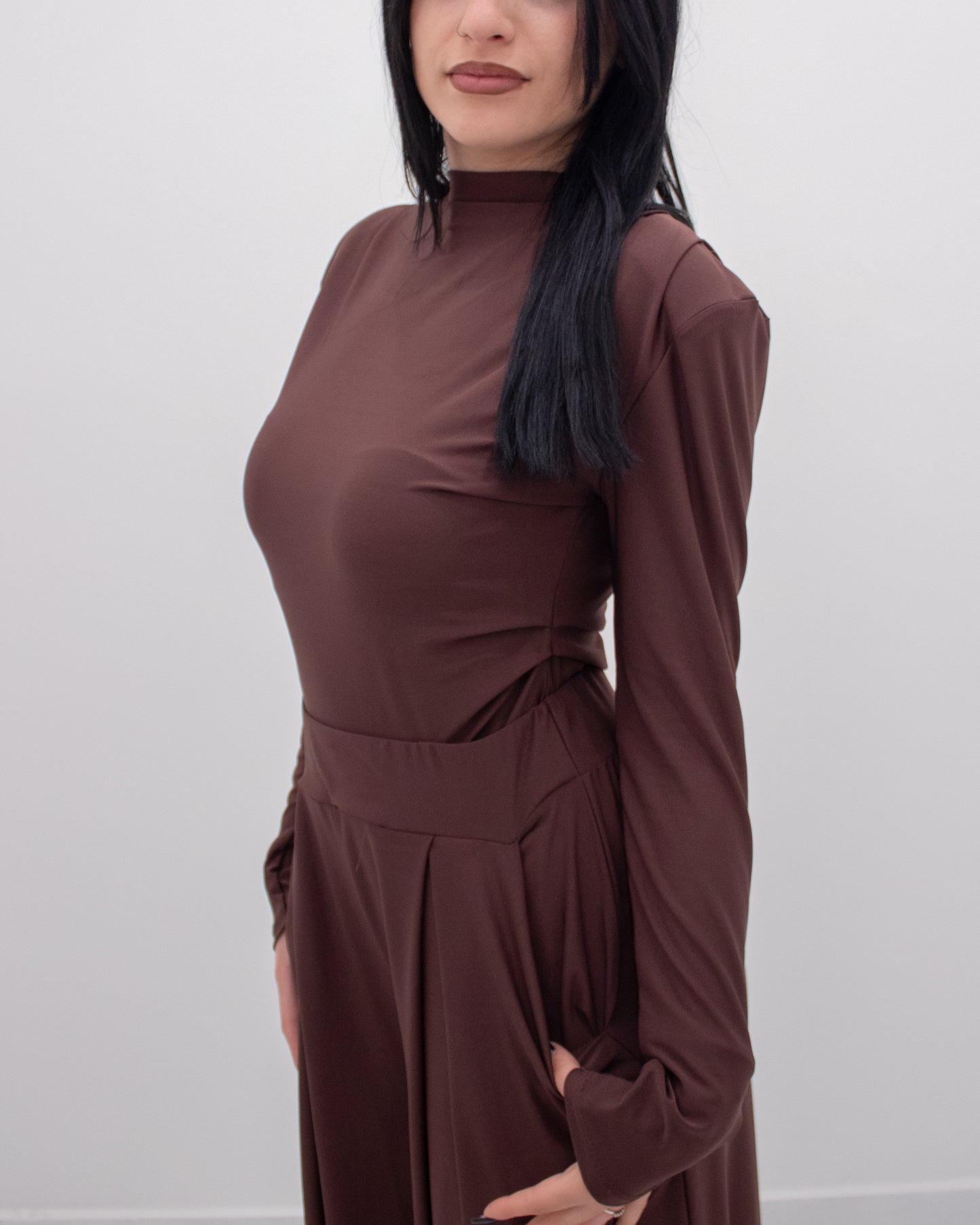 Coordinato Marrone: Maglia Lupetto e Pantalone Palazzo a Vita Alta